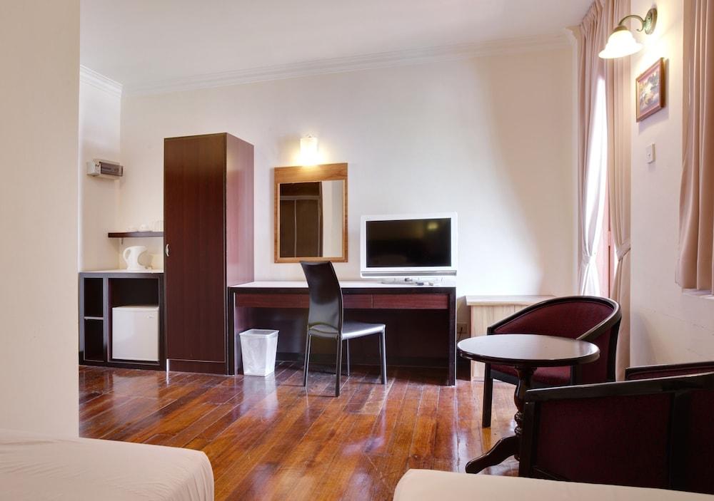 1926 Heritage 3* George Town